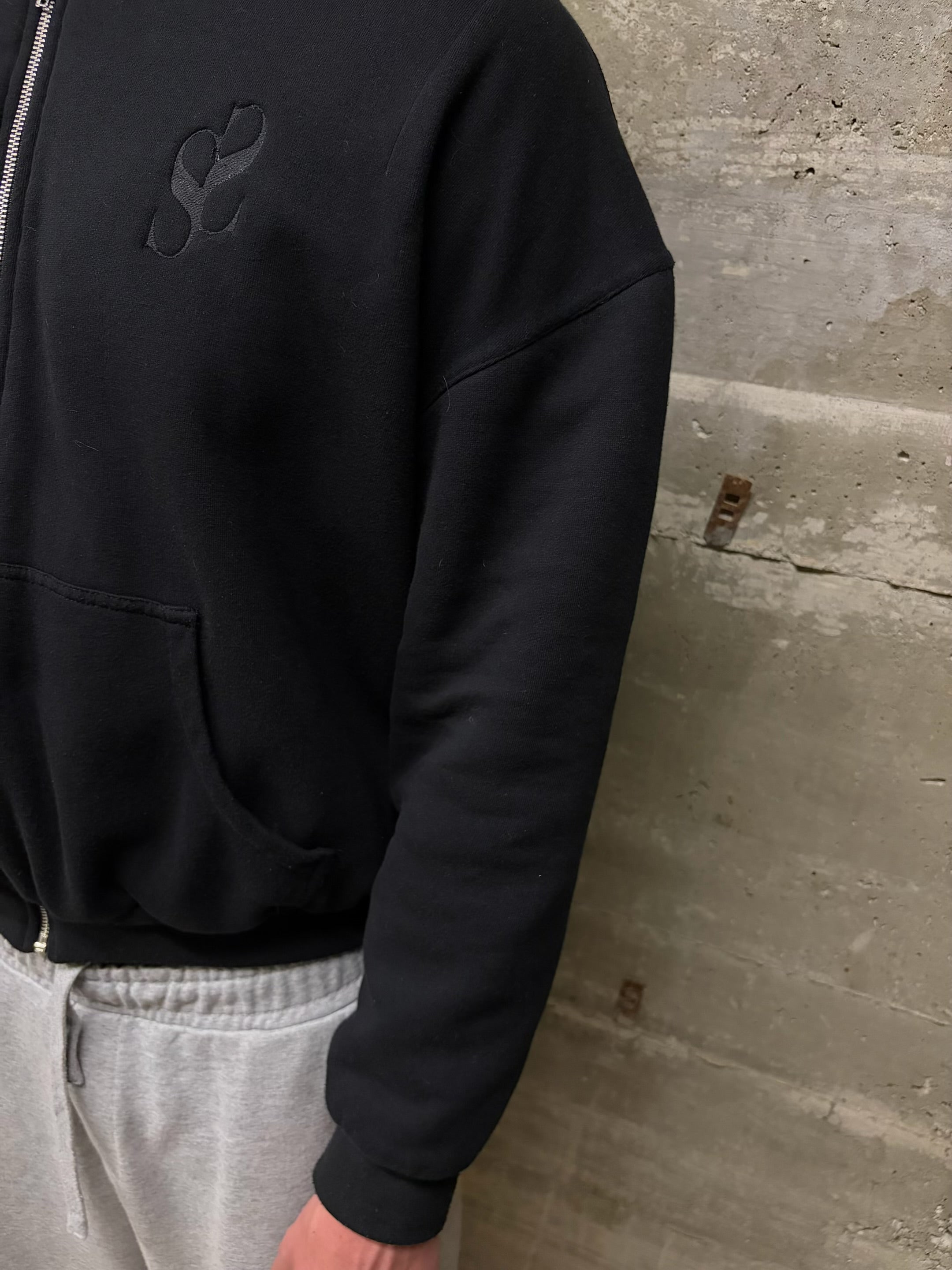 ARMOUR ZIPPER